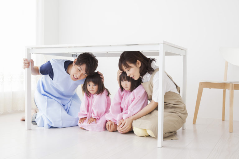 保育園の防災意識を高める！災害別避難訓練マニュアル【台風・地震・津波・火災】