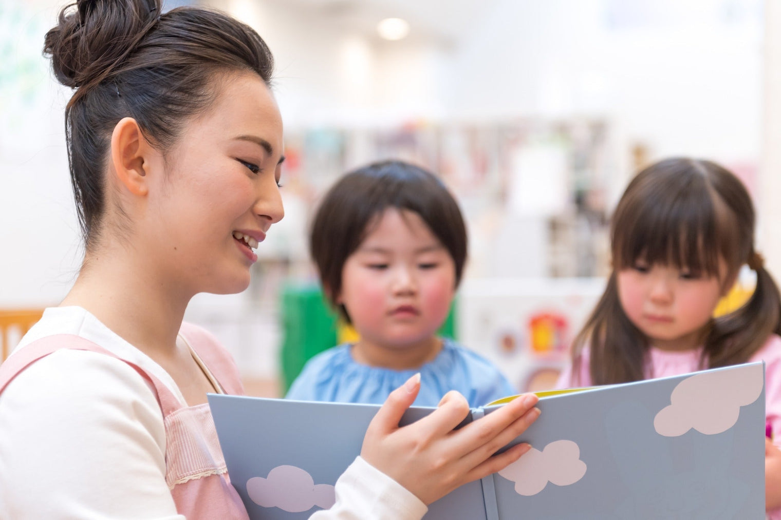 保育園年少の3歳児クラスとは？基礎知識と接し方・あそび・制作