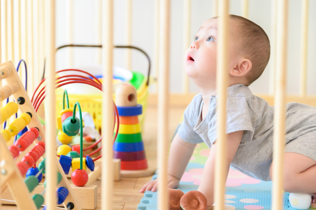 ゲート・サークル・パーテーションで保育園・幼稚園の保育室を仕切る