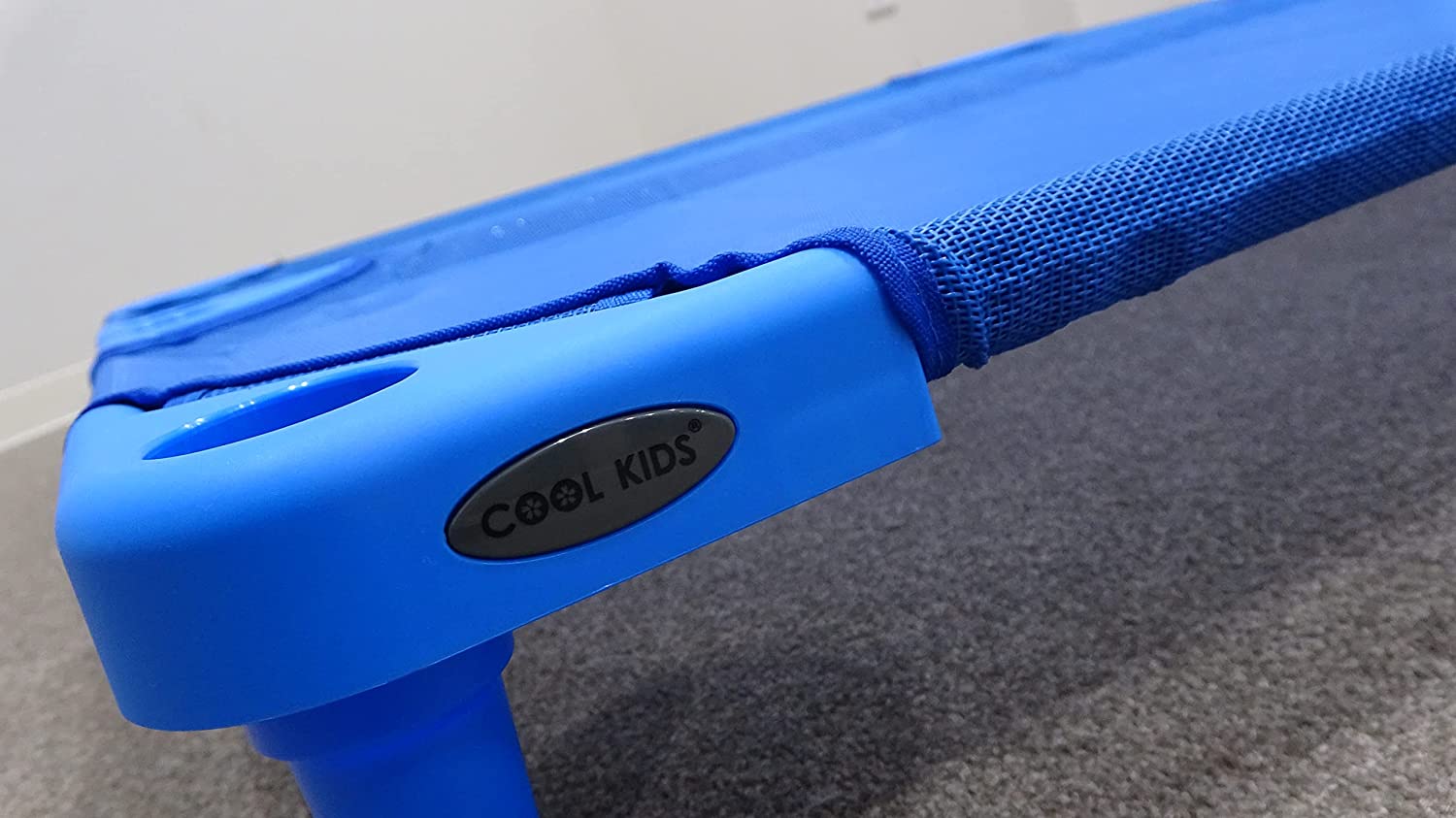 お昼寝コット ミディアムサイズ スタッキング式 COOL KIDS｜お昼寝 コット お昼寝コット ベビー コット 保育園 コット 子供 ベッド コット ミディアムサイズ スタッキング式  午睡コット 保育園 お昼寝保育 おひるねコット 132×58.4×15.2cm 簡易ベッド ベビーベッド おひるね保育 省スペース