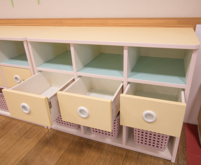 保育室ロッカー（３連）　セミオーダー家具　1mm単位でオーダーできる　法人様専用