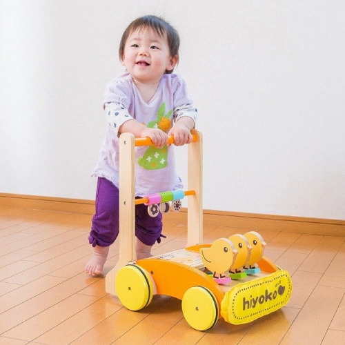 保育のカタログ 木のおもちゃ おしぐるま ヒヨコ 玩具 カタカタ かたかた 手押し車 ベビーグッズ ベビー用品 育児サポート用品 赤ちゃん 歩く練習 あんよ つかまり立ち プレゼント 御祝い 誕生日 ギフト バースデー 男の子 女の子 幼稚園 保育園 保育所 託児所